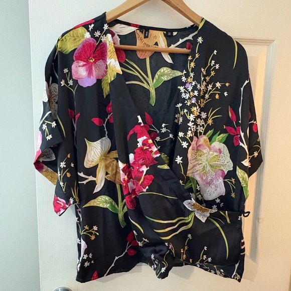 Vero Moda size large black floral wrap kimono silky top - Picture 2 of 12